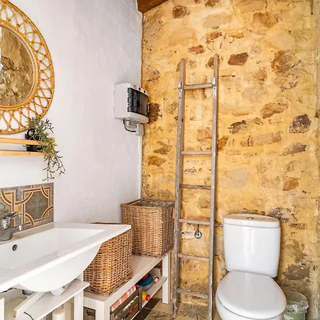 Beautiful In With Kitchenette